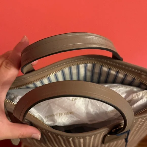 NWT DOONEY & BOURKE HANDLE TOTE PUTTY CROSSBODY HANDBAG - Picture 8 of 16